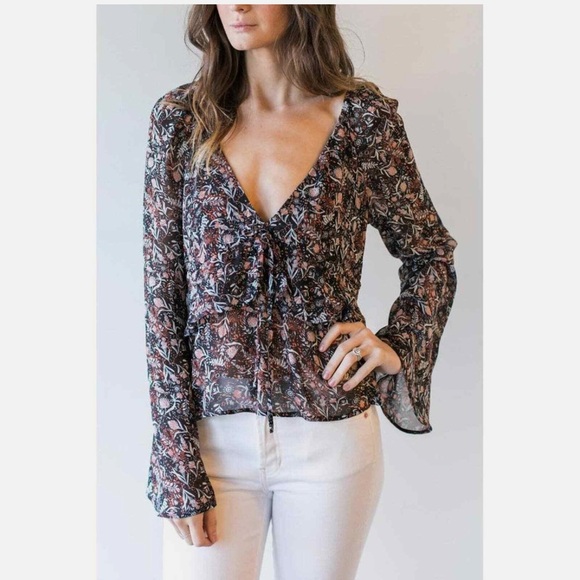 NWOT: Free People Uptown Boho Bell Sleeve Floral Blouse• Medium - Picture 1 of 9
